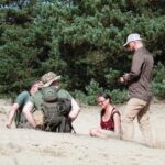 Deelnemers aan een Workshop Wolvensporen gegeven door Weylin Tracking.